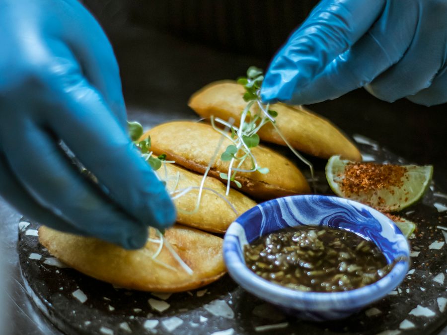Empanaditas de cangrejo y camarón