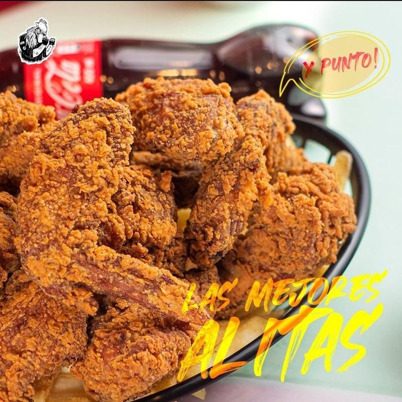 Pollo y Punto